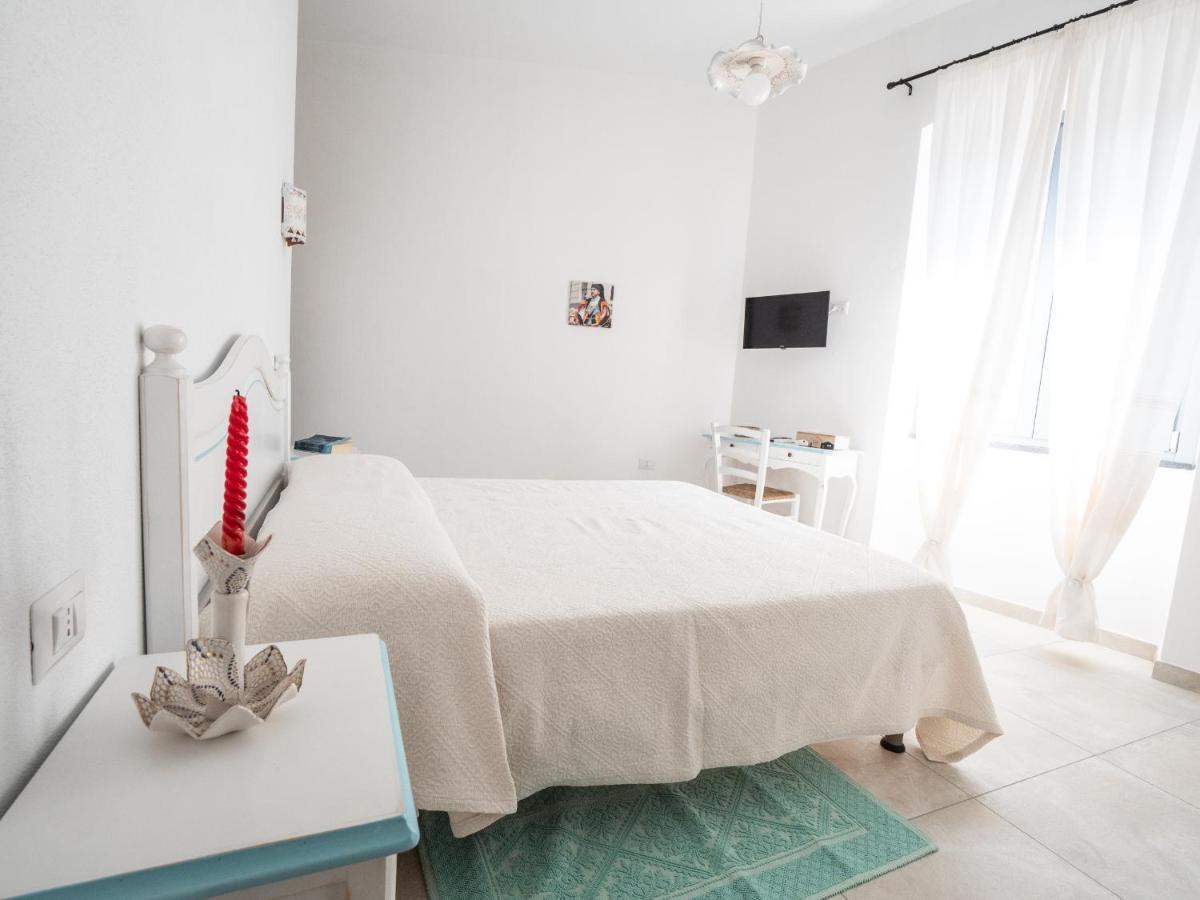Affittacamere Solki SantʼAntìoco エクステリア 写真