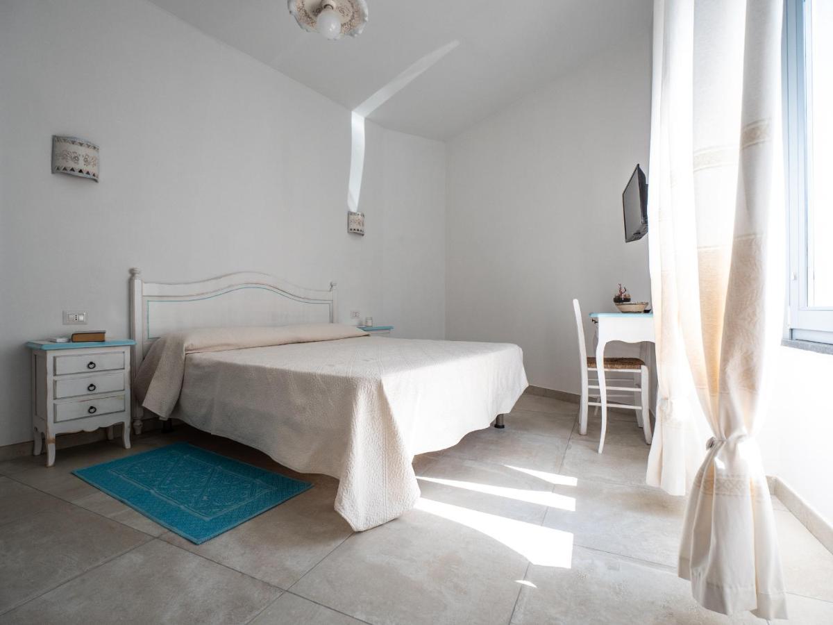 Affittacamere Solki SantʼAntìoco エクステリア 写真
