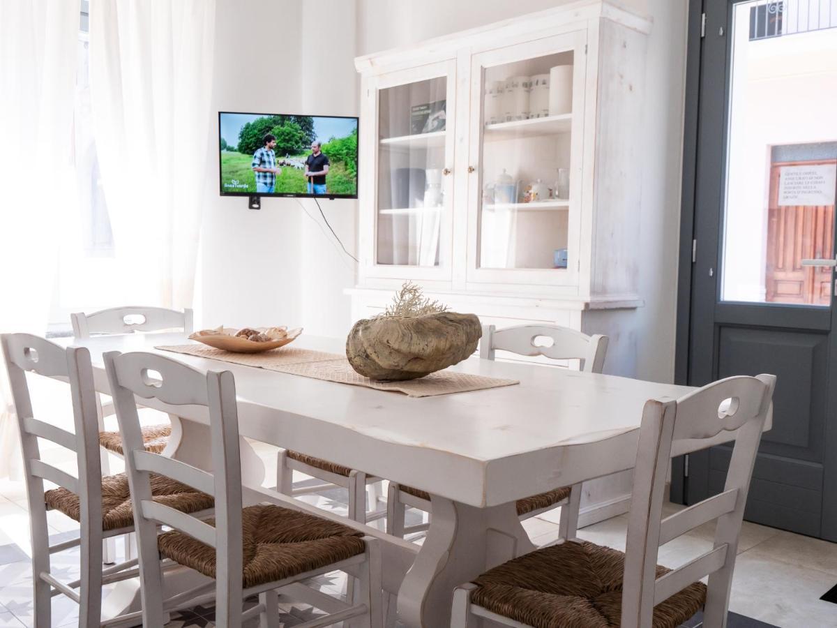 Affittacamere Solki SantʼAntìoco エクステリア 写真