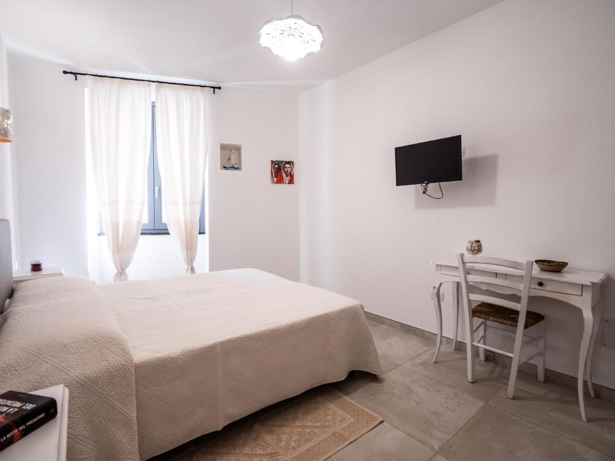 Affittacamere Solki SantʼAntìoco エクステリア 写真
