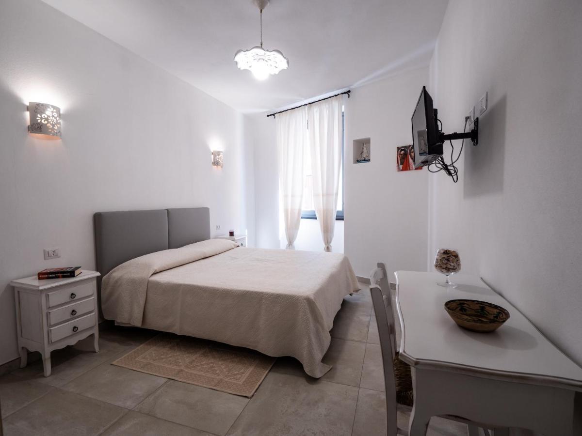 Affittacamere Solki SantʼAntìoco エクステリア 写真