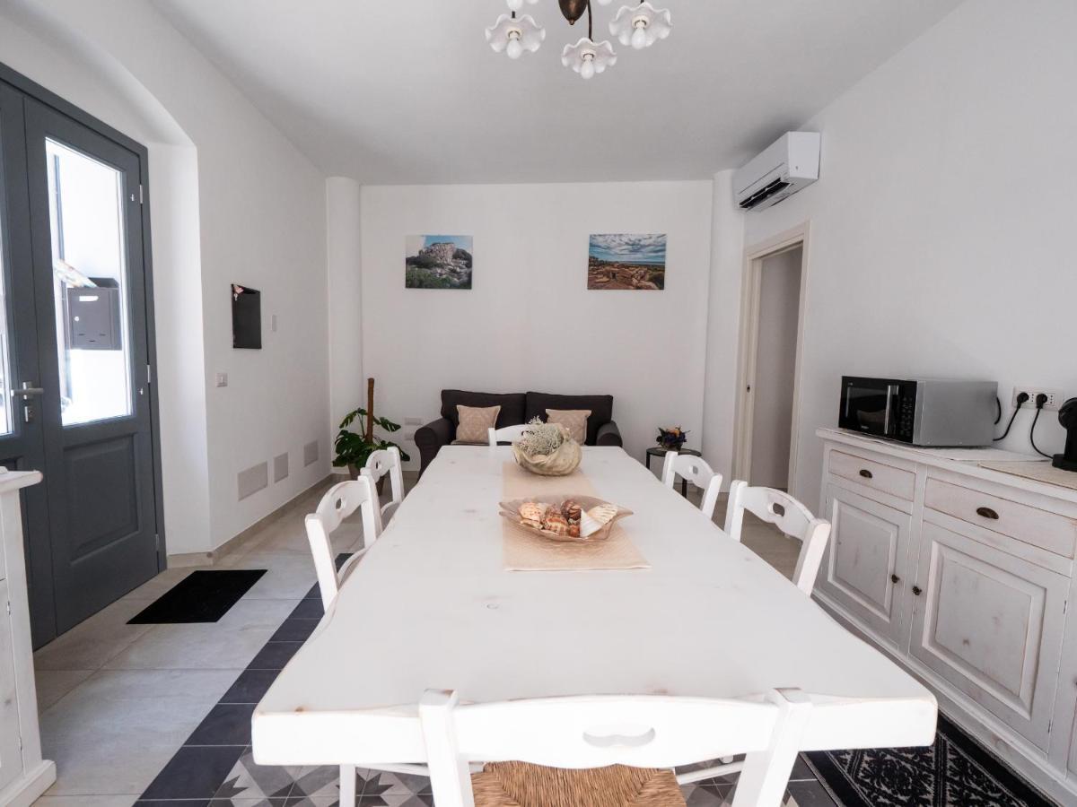 Affittacamere Solki SantʼAntìoco エクステリア 写真